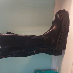 Azalea Wang slight platform chelsea boots